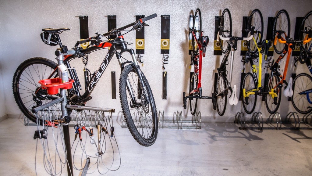 BIKE SPACE BIKE SPACE